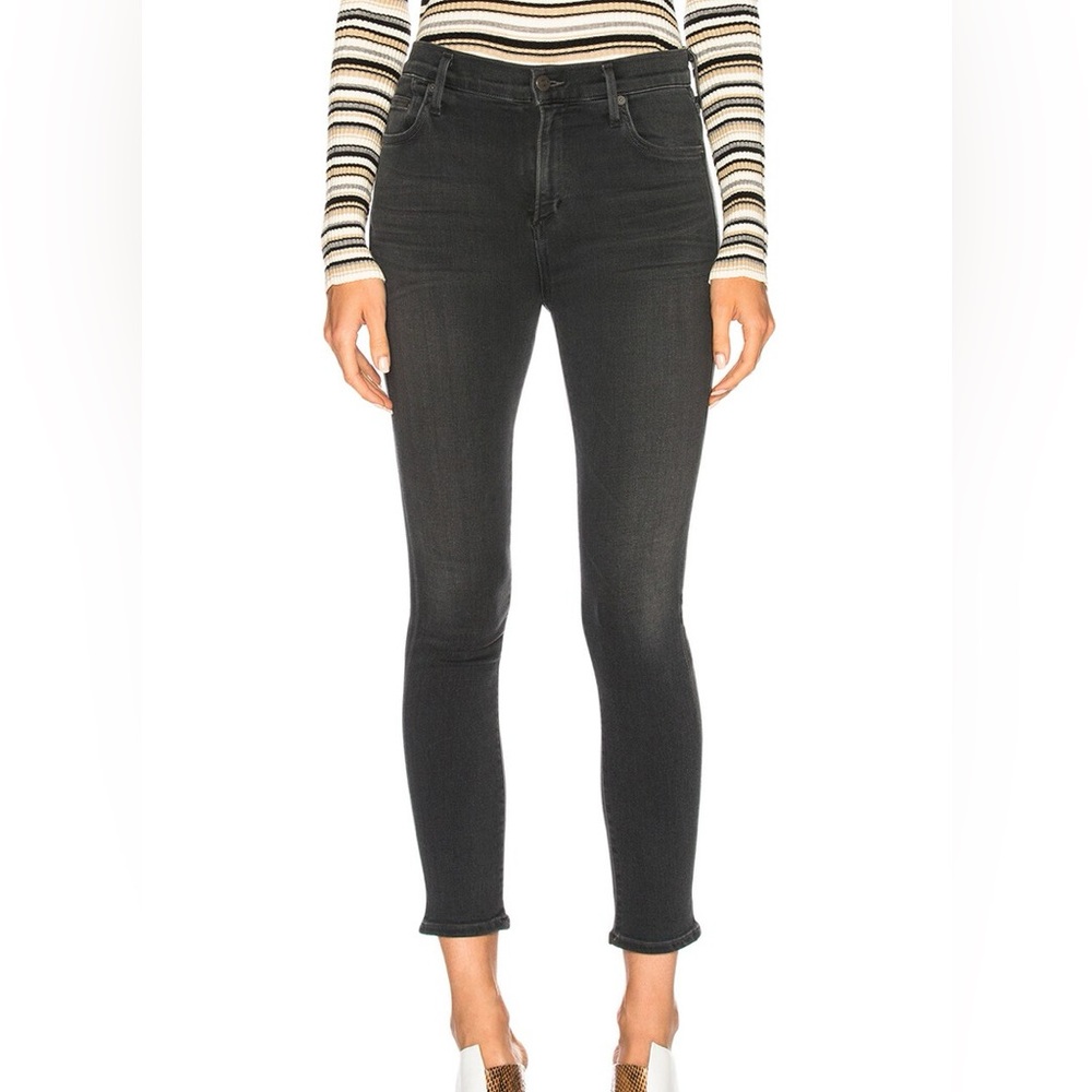 Citizens of Humanity  Rocket Crop High Rise Crop Skinny Jeans in black. Size 28